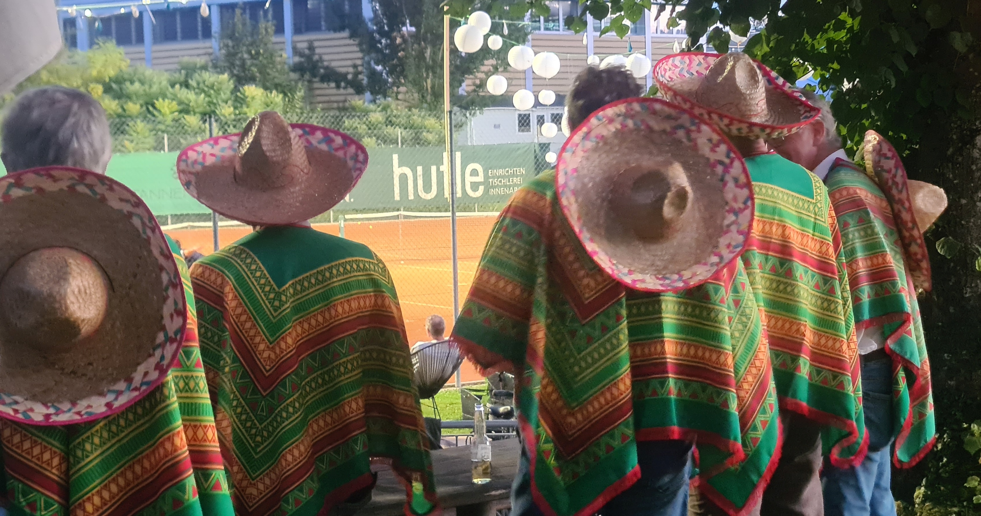 Problem mit den Desparados - ohne Aufsicht schauen sie Tennis