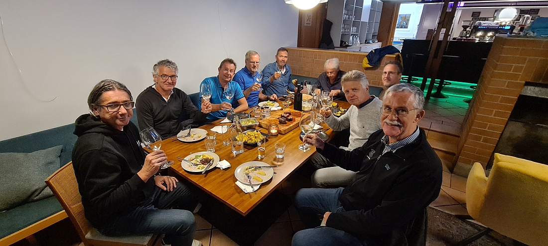 Gerhard feiert den 60er im Kreis der 55er und 60er