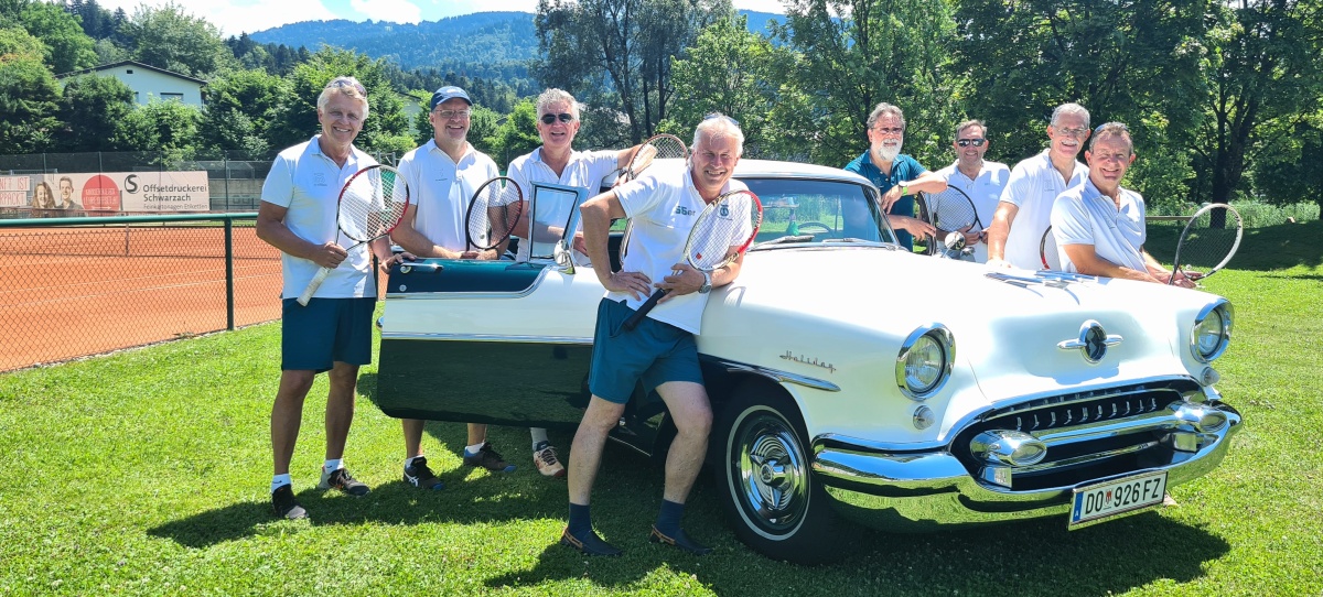 Zufrieden und entspannt pr�sentieren sich die Herren 55 des TC Dornbirn nach der VMM Meisterschaft 2022